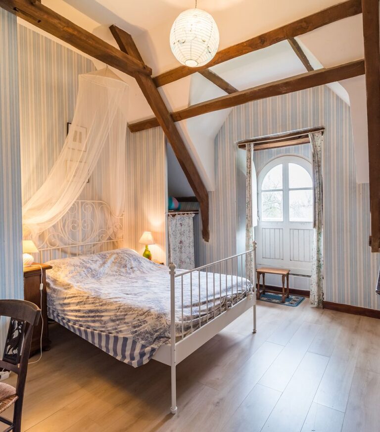 le_grand_logis_main_2